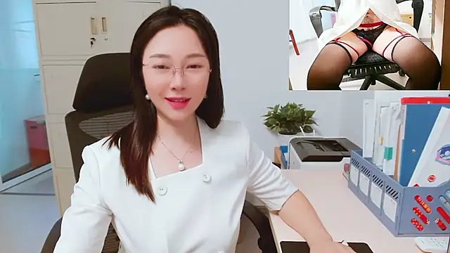 Snapshot of OL-Lily chatting on September 25, 1:59 am OL-Lily online show from September 25, 1:59 am