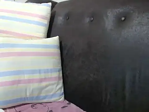 bustylaura4u online show from June 24, 5:45 pm