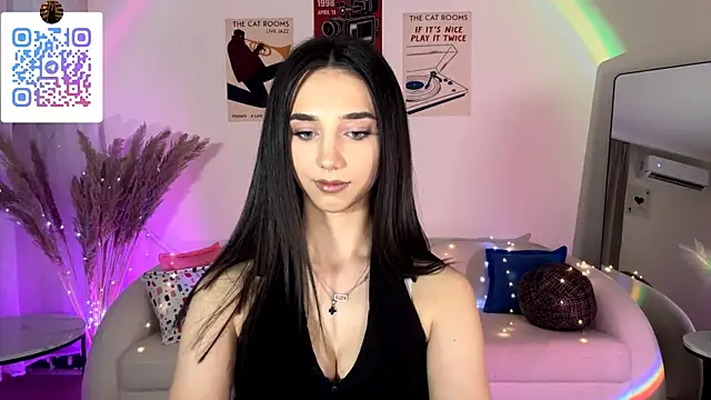LinaMour online show from August 4, 11:00 pm
