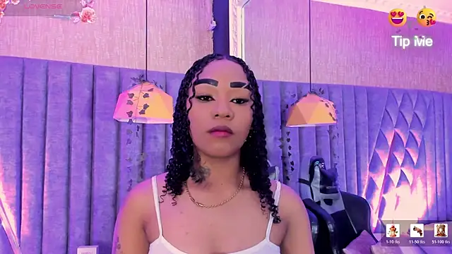 SkylerBloomm online show from July 16, 1:21 am