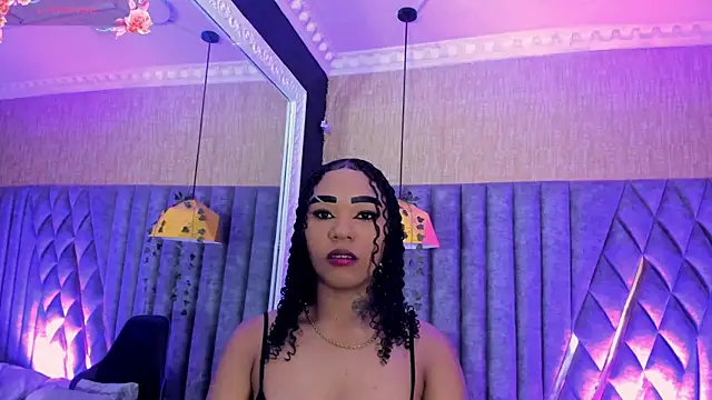SkylerBloomm online show from July 7, 8:00 pm
