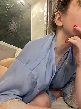 Kitty Kisss online show from May 4, 5:50 pm