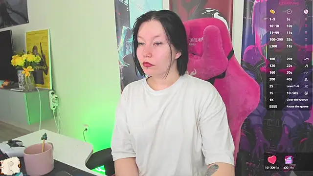 Snapshot of MargarettRose chatting on October 2, 3:44 am MargarettRose online show from October 2, 3:44 am