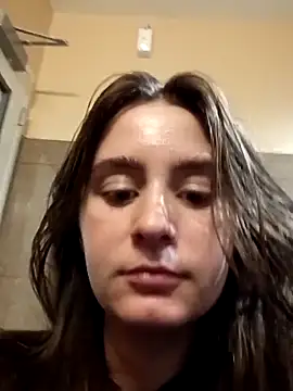 freakylittlebitch69 online show from September 17, 9:46 pm