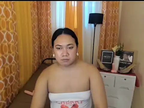 TsUncutKaren online show from April 29, 2:37 am