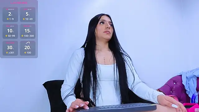 Snapshot of Julieta-Hot chatting on October 17, 4:21 pm Julieta-Hot online show from October 17, 4:21 pm
