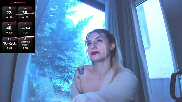 Ella Vee online show from September 12, 4:57 am