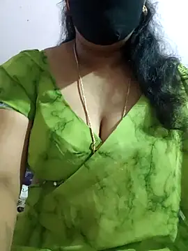 luci-queen online show from May 17, 6:07 pm