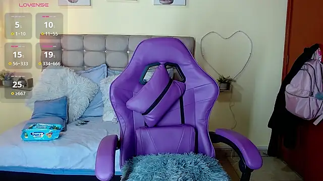  naomi s online show from July 12, 1:56 pm