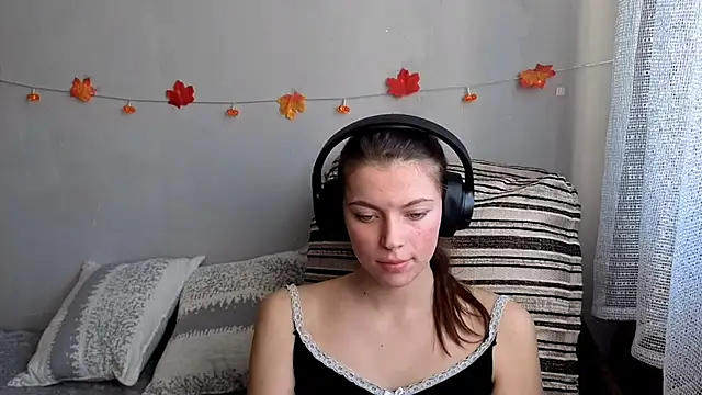 Snapshot of CutieAnny chatting on October 20, 4:59 am CutieAnny online show from October 20, 4:59 am