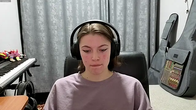CutieAnny online show from May 2, 9:07 pm