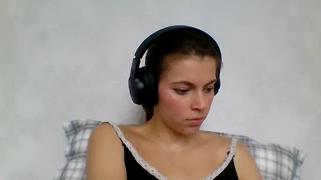 Snapshot of CutieAnny chatting on September 12, 6:25 am CutieAnny online show from September 12, 6:25 am
