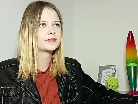 LydiaYoung online show from October 9, 6:12 pm