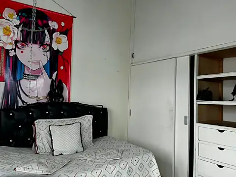 Skylovershot online show from February 14, 4:53 pm