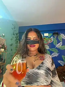 V-Hot-Sweti online show from July 8, 6:10 pm