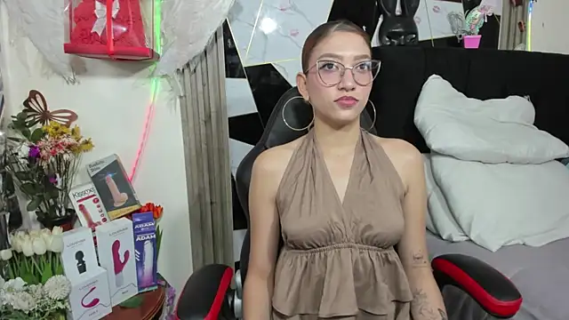 sophia arevalo online show from June 9, 2:44 am