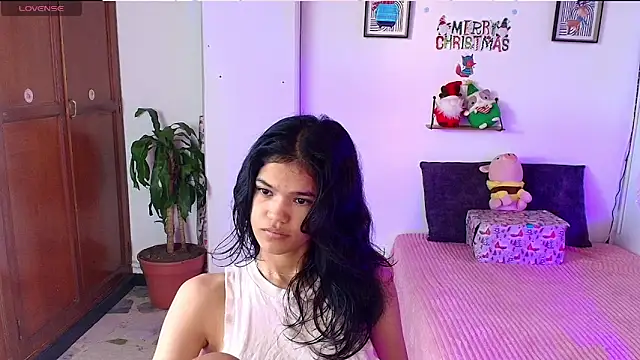 emycarver09 online show from December 14, 11:49 am