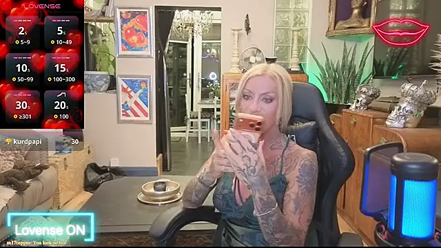 xl uk top trans online show from July 30, 9:04 pm