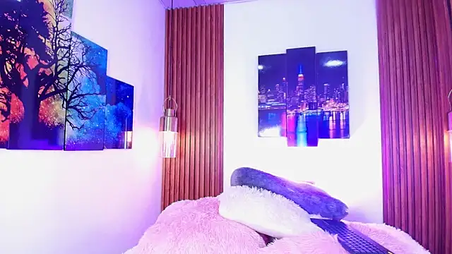 Emily Vaughan online show from September 17, 3:37 am