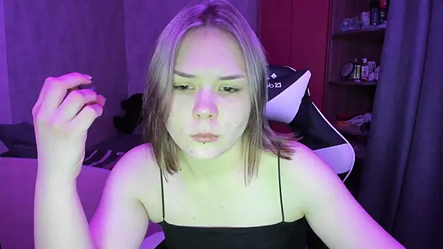 Snapshot of Sophi_gi chatting on October 20, 3:37 pm Sophi gi online show from October 20, 3:37 pm