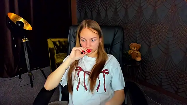 MilaAddams online show from July 7, 5:32 am