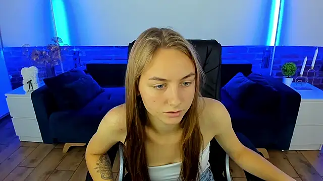 MilaAddams online show from September 15, 6:21 am