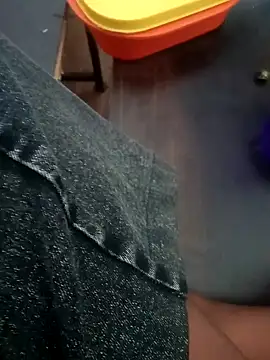 Snapshot of Pari_queen_44 chatting on September 24, 8:02 am Pari queen 44 online show from September 24, 8:02 am