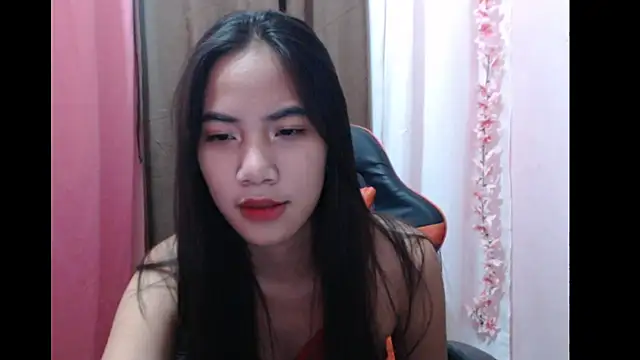 Snapshot of Shy_SexyLady chatting on October 13, 1:47 pm Shy SexyLady online show from October 13, 1:47 pm