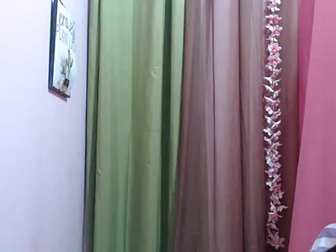 Snapshot of Shy_SexyLady chatting on October 12, 1:46 pm Shy SexyLady online show from October 12, 1:46 pm