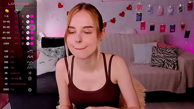 LillianShine online show from June 19, 9:24 am