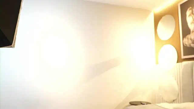 Tayler Kim online show from December 20, 7:29 pm