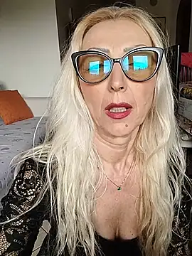  sexyBLONDE46  online show from March 18, 9:58 am