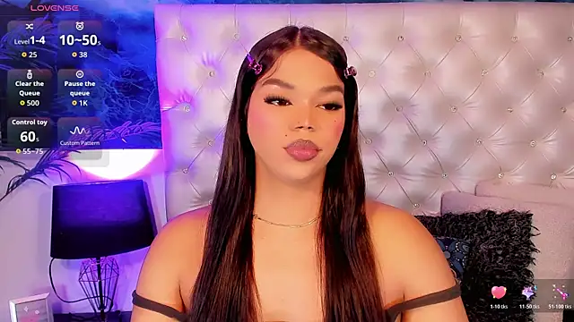 Valeria Swett  online show from June 7, 8:59 pm