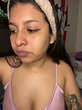  Chloe Smith online show from May 4, 11:51 pm