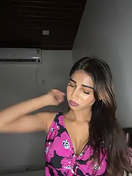 STRIP GLOW online show from August 4, 10:49 pm