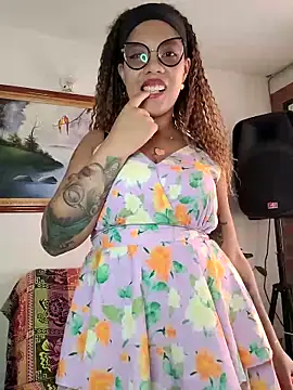 gigi1326 online show from February 12, 9:05 pm