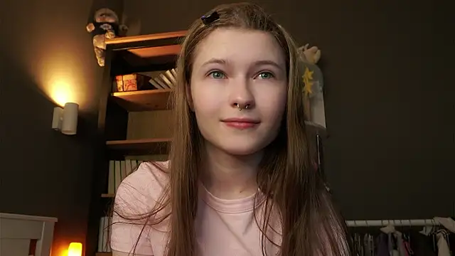 LynHillaire online show from February 4, 11:24 am