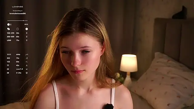 LynHillaire online show from July 23, 1:29 am