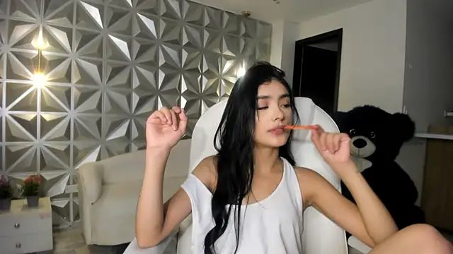 zoerouse  online show from January 7, 8:34 pm