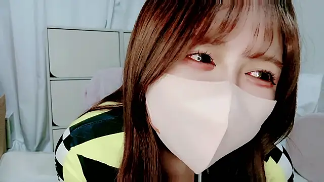 Snapshot of Hanachan_Gcup_ chatting on October 29, 10:12 pm Hanachan Gcup online show from October 29, 10:12 pm