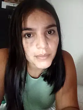 Snapshot of chloe_90 chatting on October 3, 1:22 am chloe 90 online show from October 3, 1:22 am