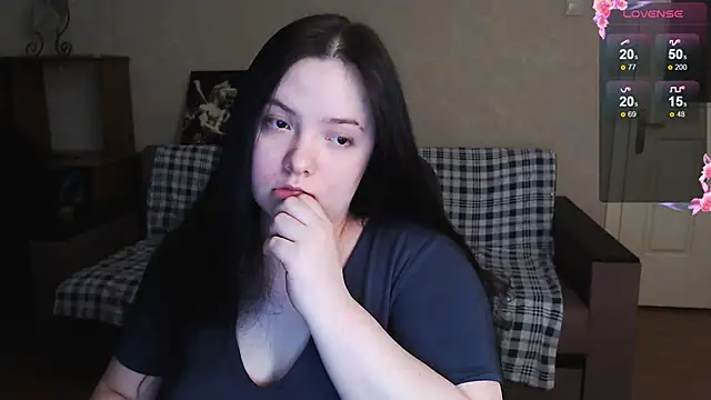 EmillyBones online show from March 18, 5:07 pm