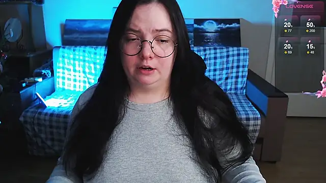 EmillyBones online show from January 10, 7:29 pm