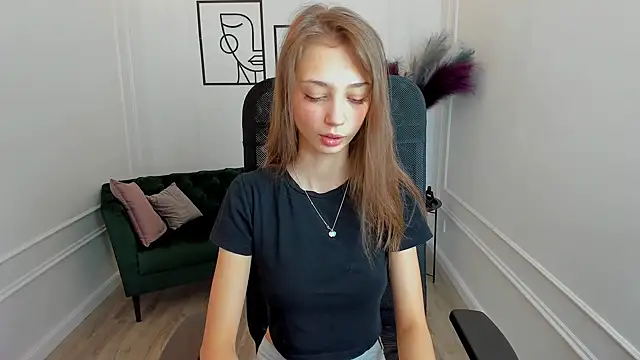 Snapshot of EmilyGraydis chatting on October 9, 5:22 am EmilyGraydis online show from October 9, 5:22 am