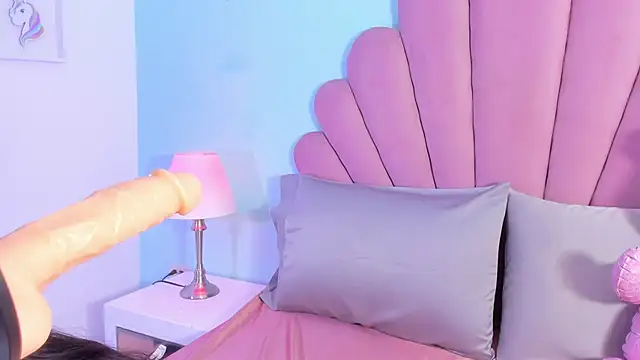 emma clarke  online show from September 14, 4:10 am