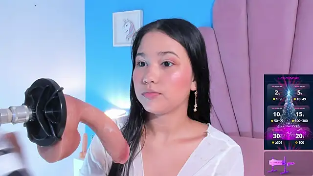 emma clarke  online show from January 7, 3:54 am