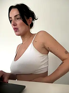 Snapshot of Remirosee chatting on September 17, 2:37 pm Remirosee online show from September 17, 2:37 pm