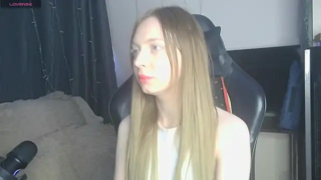 BabbbyFoxxx online show from March 12, 6:38 am