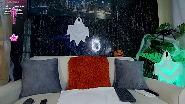 Emily Foxx01 online show from October 21, 10:25 pm