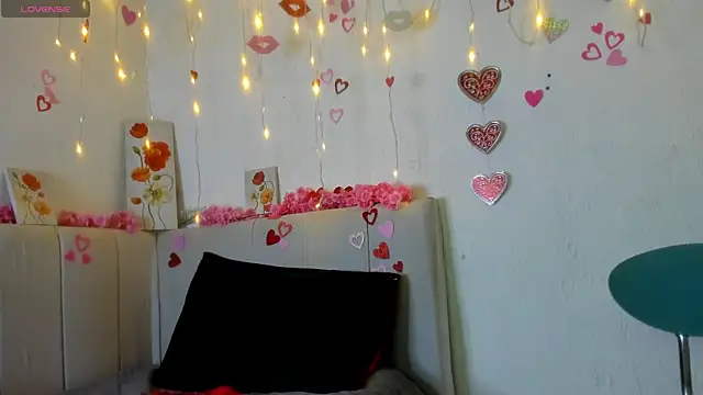 Snapshot of milf_latinn chatting on September 25, 3:33 pm milf latinn online show from September 25, 3:33 pm